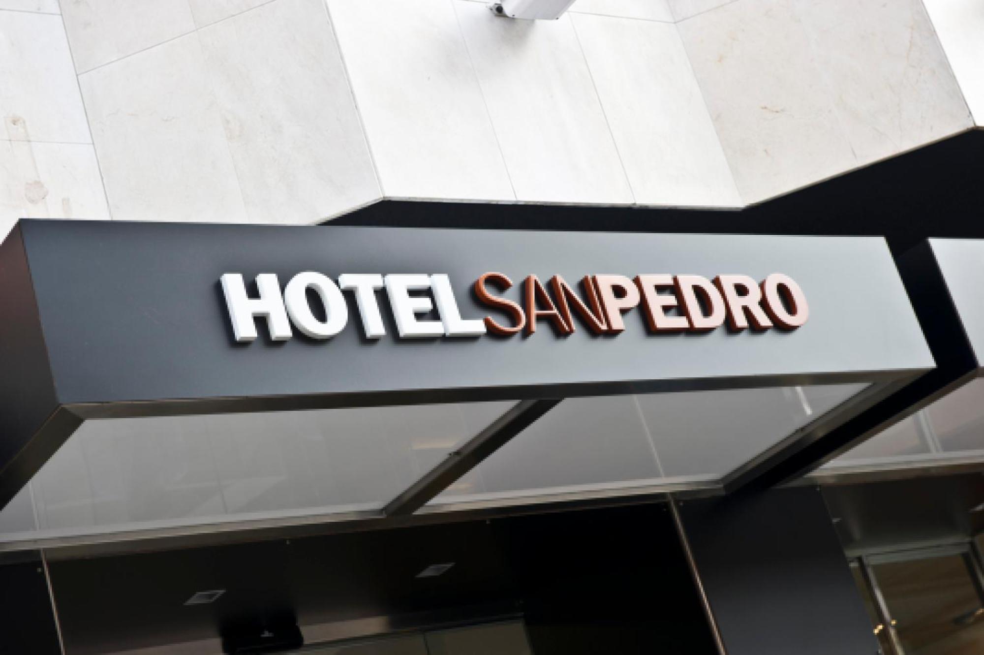 Hotel San Pedro Langreo Kültér fotó